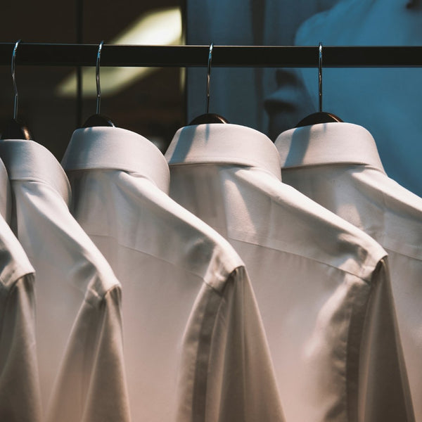 7 idei cum să porți cămașa albă - MARSAY