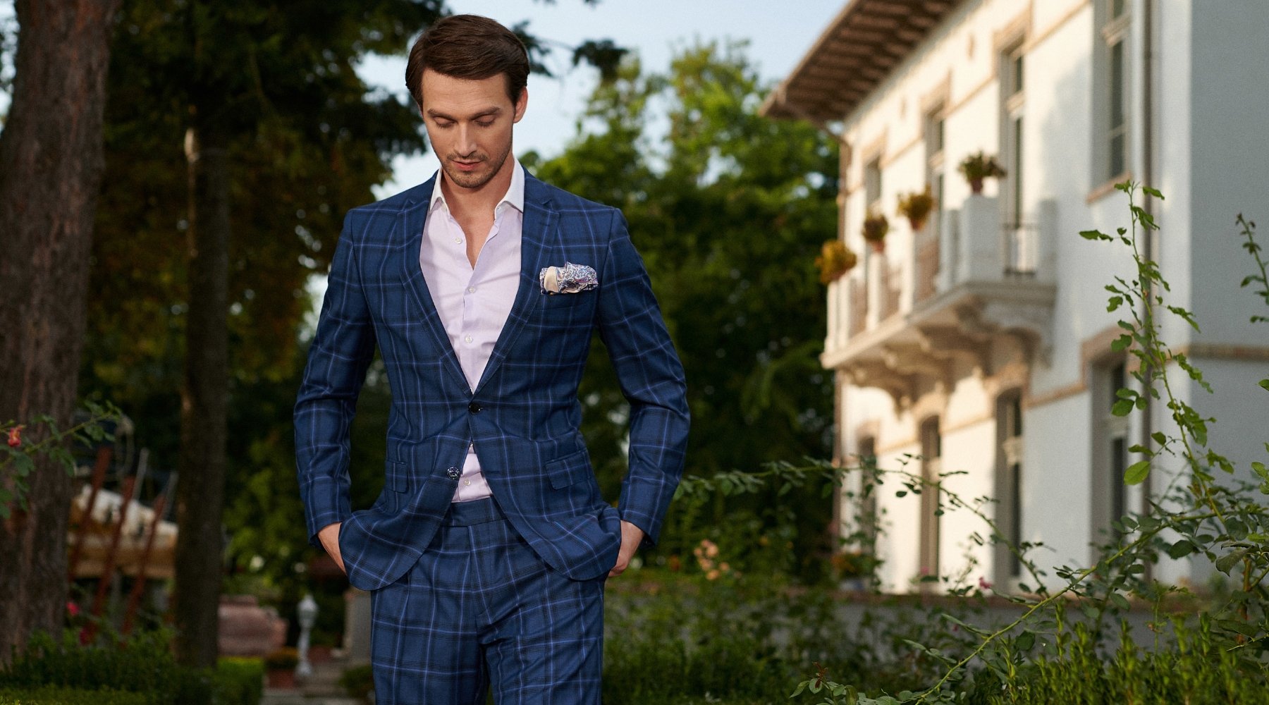 Top 5 costume business pe care orice bărbat trebuie să le aibă în garderobă - MARSAY