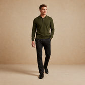 Tricou polo din lână merinos Olive, de culoare verde olive. Cadru integral pe model.