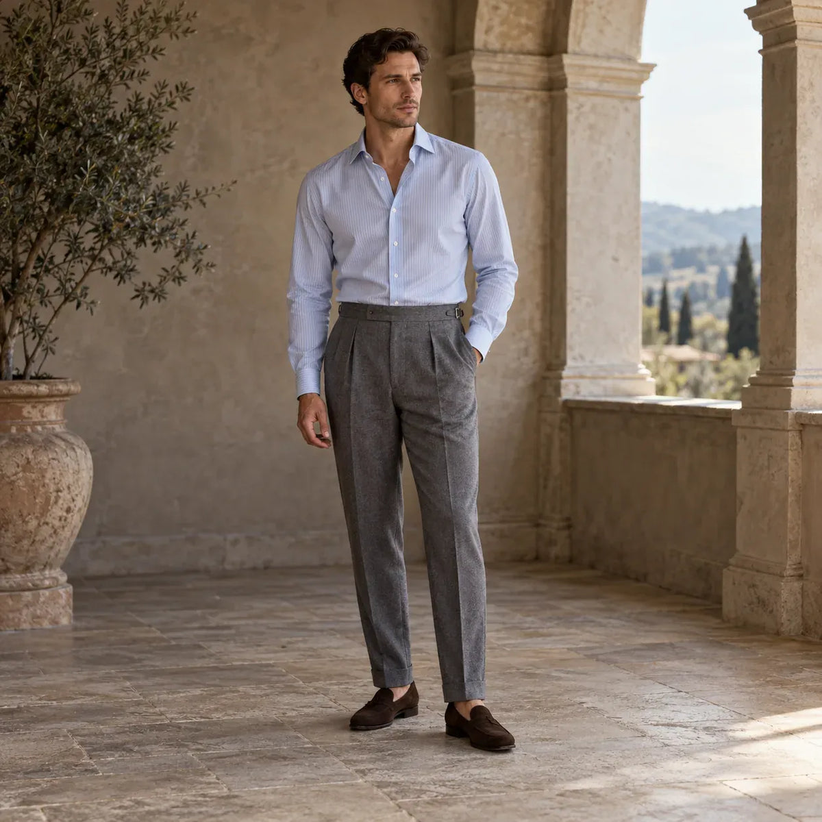 Editorial de stil: cămașă bleu în dungi, pantaloni gri și loafers maro