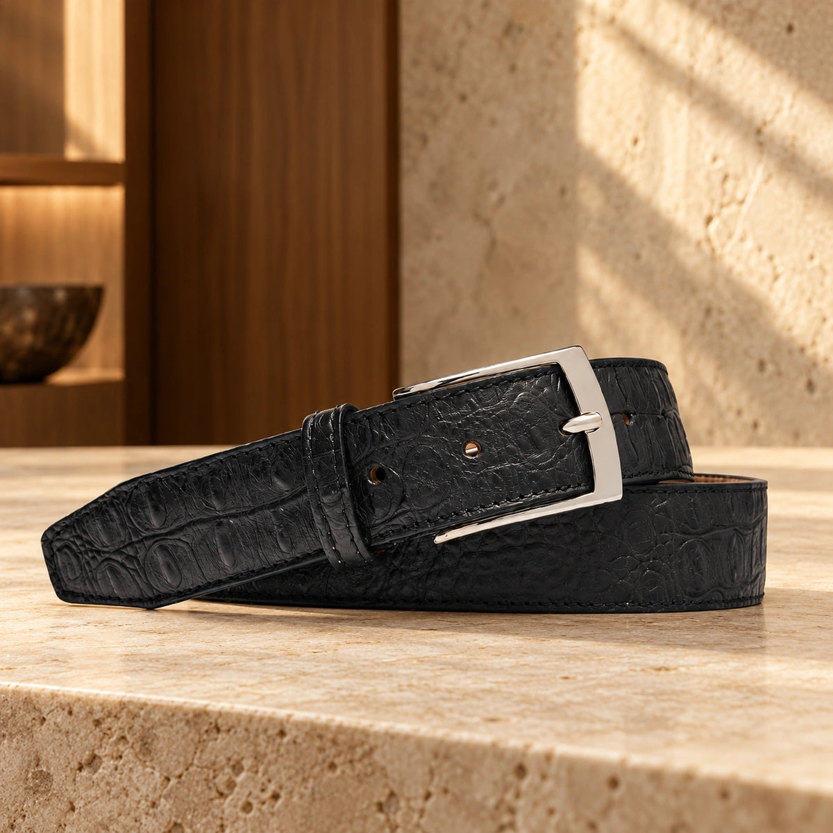 Curea din piele naturală Croco Black, de culoare neagră.
