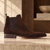 Ghete Chelsea Dark Brown Suede din piele întoarsă, de culoare maro închis.