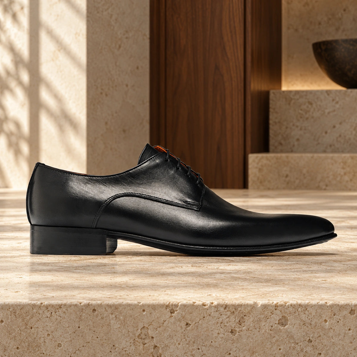 Pantofi derby de piele naturală Foggia, de culoare neagră.