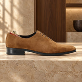 Pantofi casual din piele năbuc Siena, de culoare maro.